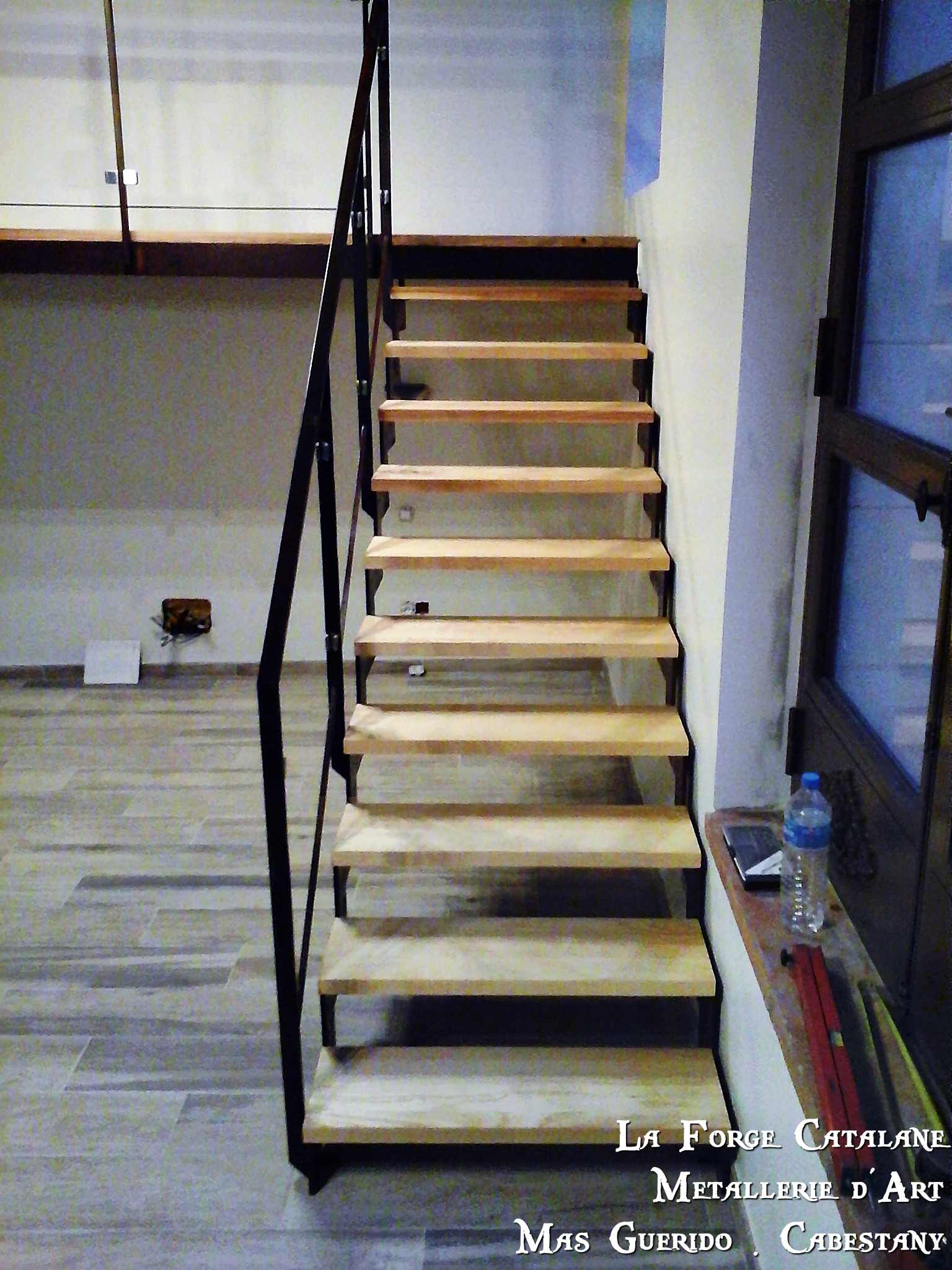 rampant et garde corps vitre sur escalier marches bois fer forge catalane (5).jpg